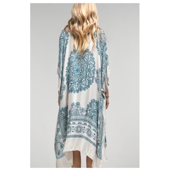 NEW Boho Mandala Teal and White Kimono - Picture 3 of 6